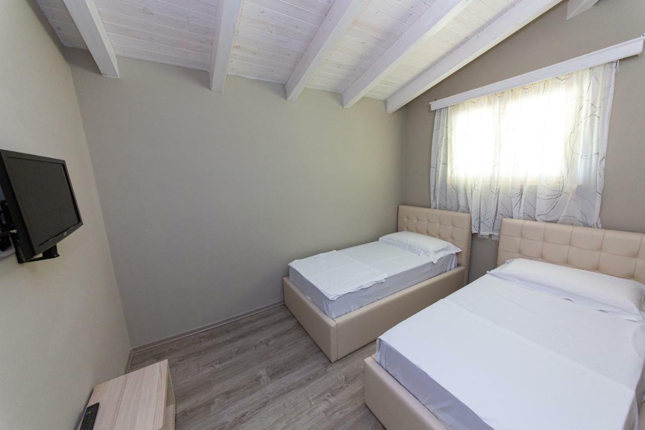 Hotel Roi Radhimë Exteriör bild