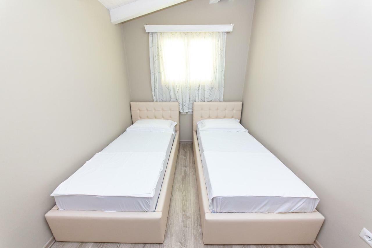 Hotel Roi Radhimë Exteriör bild