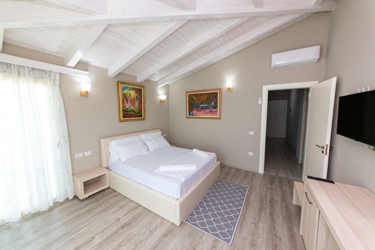 Hotel Roi Radhimë Exteriör bild